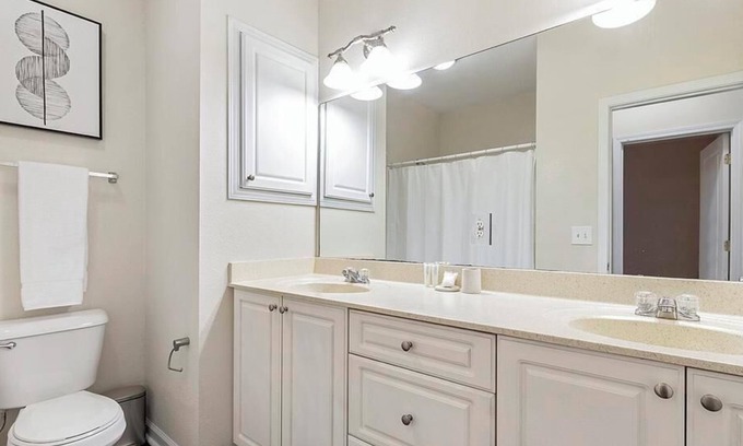 Town Center Apartment | Landing at Barrett Walk - 2 Bedrooms in Town Center