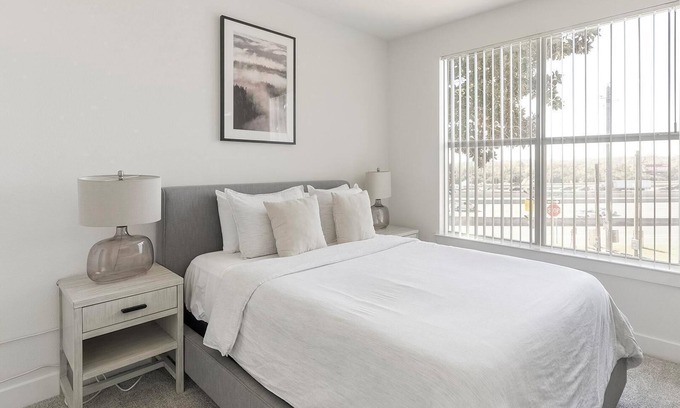 Park Central Apartment | Landing at City North - Studio in Valley Ranch