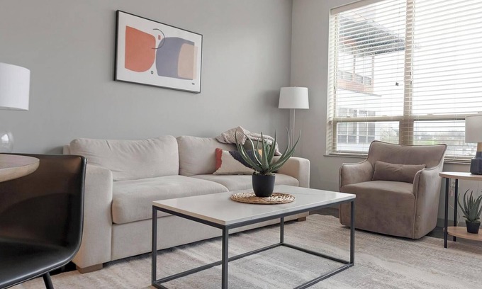 St. Louis Apartment | Landing at Cortona at Forest Park - 1 Bedroom i.