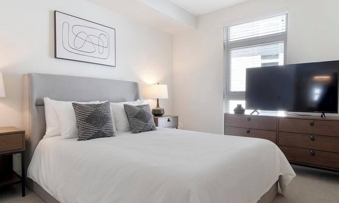 Town Center Apartment | Landing at District Flats Apartments - 1 Bedroom in Town Center