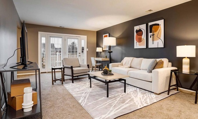 Carmel Apartment | Landing at Gramercy - 1 Bedroom in Downtown Carmel