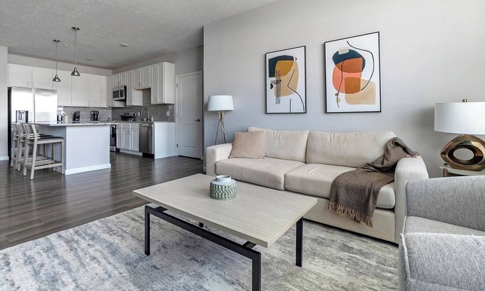 Northwest Columbus Apartment | Landing at Kendall Park - 2 Bedrooms in Governo.