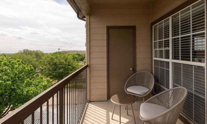 Cedar Park Apartment | Landing at Lakeline Parmer Lane - 1 Bedroom in Avery Ranch Lakeline