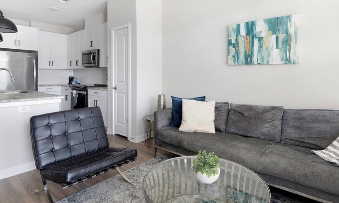 Huntsville Apartment | Landing at Laurel at Dry Creek - 1 Bedroom in E.