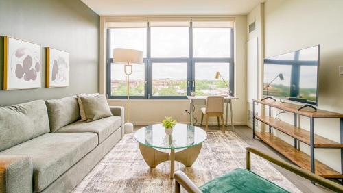 Logan Square Apartment | Landing at Logan Apartments - 1 Bedroom in Logan Square