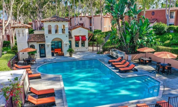 Country Club Apartment | Landing at Madera Ridge - 2 Bedrooms in Country Club