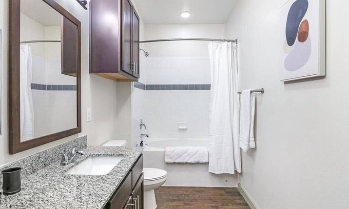 Georgetown Apartment | Landing at Madison at Westinghouse - 2 Bedrooms in Downtown Georgetown