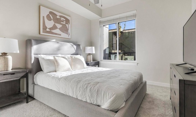 Homestead Apartment | Landing at Marquam Heights - 2 Bedrooms in Sout.