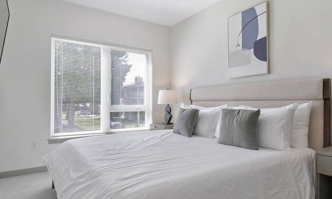 Kent Apartment | Landing at Midtown 64 - 2 Bedrooms in Downtown Kent