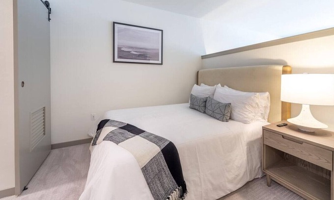 Kent Apartment | Landing at Midtown 64 - Studio in Downtown Kent