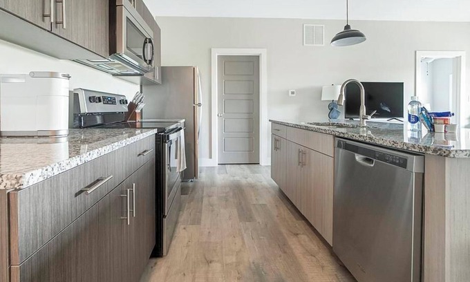 Keene Apartment | Landing at Palomar Stables - 2 Bedrooms in Downtown Lexington