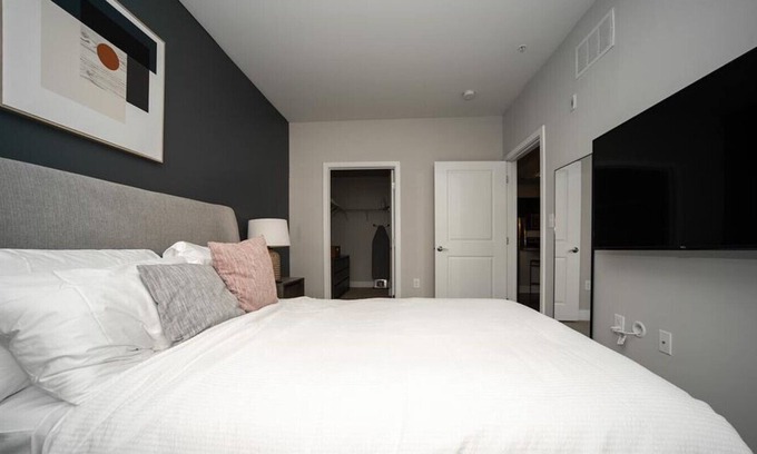 Plymouth Meeting Apartment | Landing at Parc at Plymouth Meeting - 1 Bedroom in Downtown Plymouth Meeting