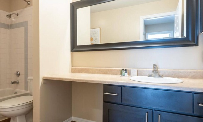 Ballwin Apartment | Landing at Reflection Cove Apartments - 2 Bedrooms in Town And Country