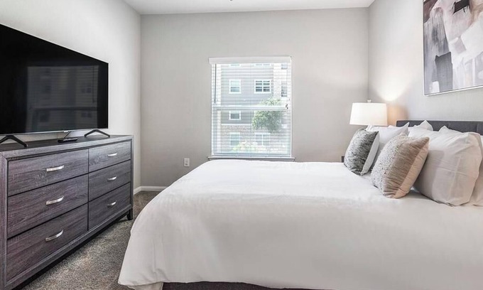 Stone Oak Apartment | Landing at The Abbey at Sonterra - 2 Bedrooms in Stone Oak