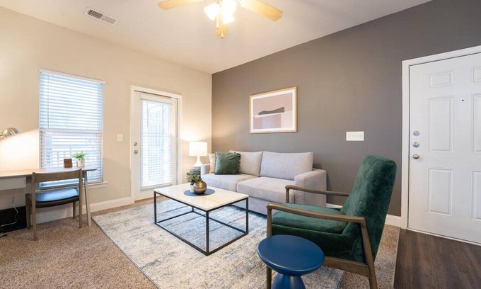 Johns Island Apartment | Landing at The Apartments at Shade Tree - 1 Bedroom in Downtown Charleston