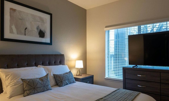 East Riverside - Oltorf Apartment | Landing at The Aspect Apartments - 2 Bedrooms in East Riverside Oltorf