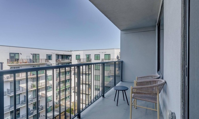 Houston Apartment | Landing at The Hayworth - 2 Bedrooms in Westside