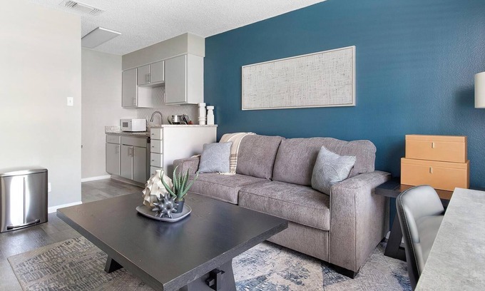 Royal Ridge Apartment | Landing at The Lynx - 1 Bedroom in El Dorado/.