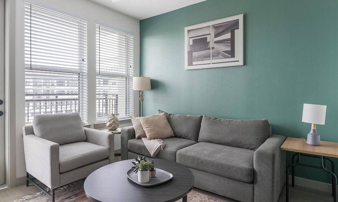 Northside Apartment | Landing at The Standard on the River - 1 Bedroo.