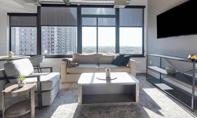 Baileys Crossroads Apartment | Landing at Three Collective - 1 Bedroom in Fall.