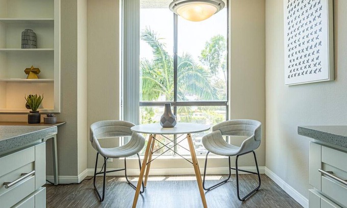 Tri-West Apartment | Landing at Villa Francisca - 1 Bedroom in Central La