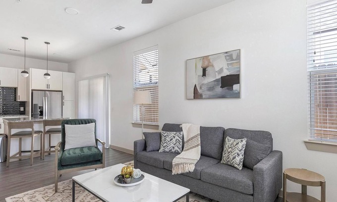 Fort Worth Apartment | Landing | Beautiful 1BD, Gym, Pool