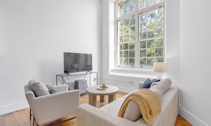 Greenville Apartment | Landing | Beautiful 1BD, Yoga Studio, Gym