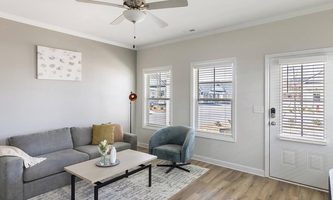 Huntsville Apartment | Landing | Beautiful 1BD, Gym, Clubhouse
