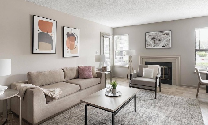 Huntsville Apartment | Landing | Beautiful 1BD, Pool, Gym