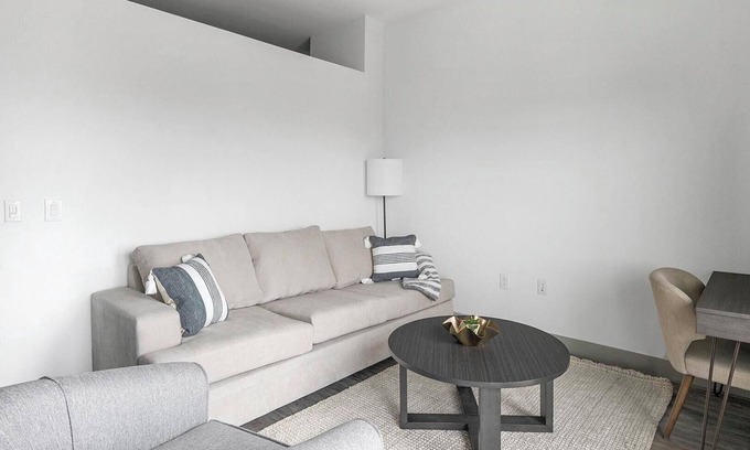Washington Ave./ Memorial Park Apartment | Landing | Beautiful 1BD, Clubhouse, Rooftop Lounge