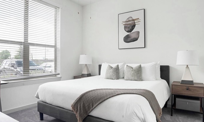 Austin Apartment | Landing | Beautiful 1BD, Gym, Yoga Studio