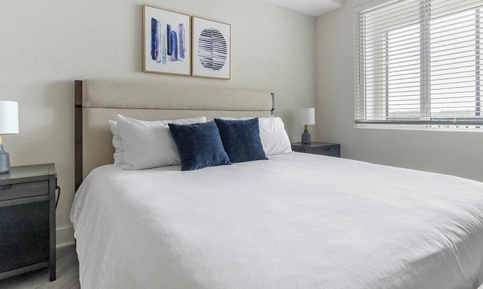 Palmetto Apartment | Landing | Beautiful 1BD, Clubhouse, Pool