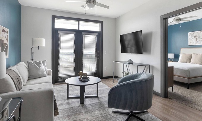 Buda Apartment | Landing | Beautiful 2BD in Brooks Crossing
