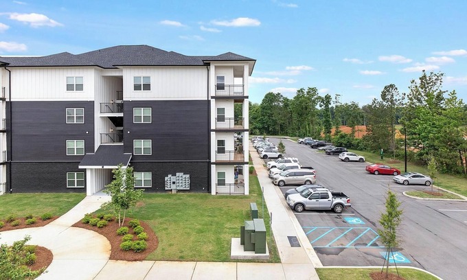 Athens Apartment | Landing | Beautiful 3BD, Gym, Yoga Studio