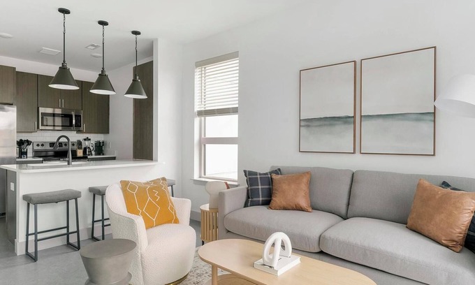 Richmond Apartment | Landing | Chic 1BD, Gym, Clubhouse