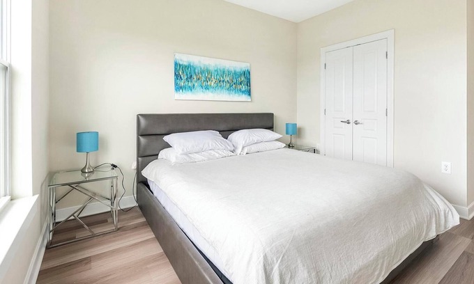 Chillum Apartment | Landing | Chic 1BD, Pool, Clubhouse