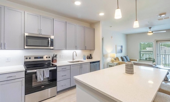 Santa Rosa Beach Apartment | Landing | Chic 2BD, Gym, Pool