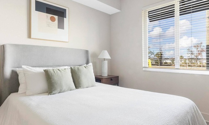 Palmetto Apartment | Landing | Chic 2BD, Clubhouse, Pool