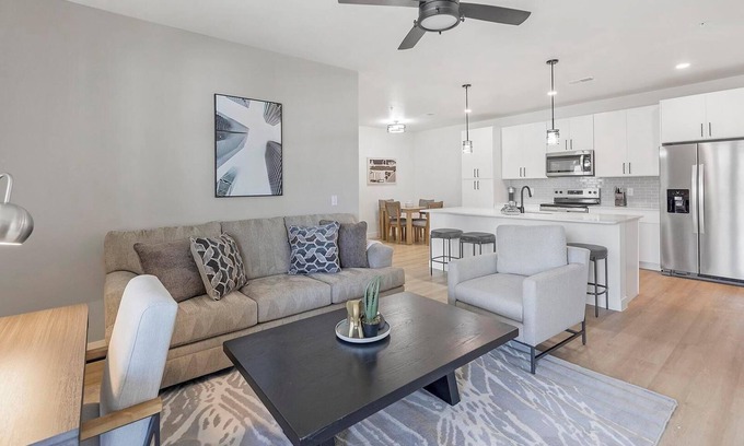 Casa Grande Apartment | Landing | Chic 2BD, Gym, Clubhouse