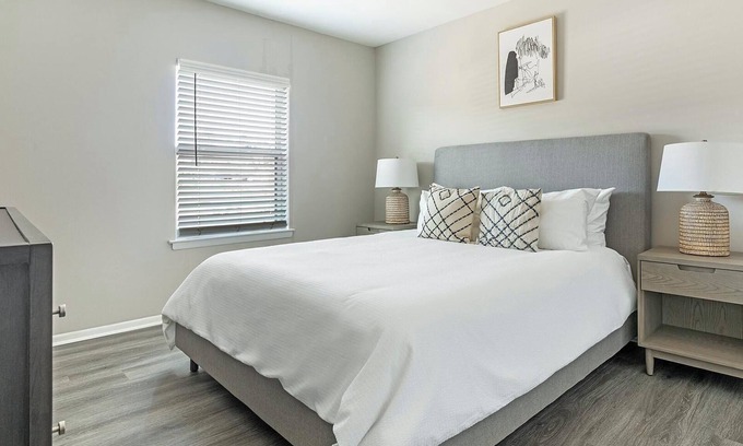 Homewood Apartment | Landing | Incredible 2BD, Clubhouse, Gym