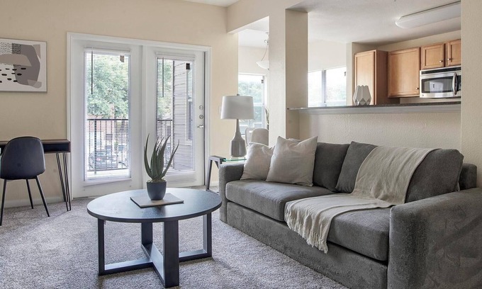 Sweetbriar Apartment | Landing | Incredible 1BD, Gym, Courtyard