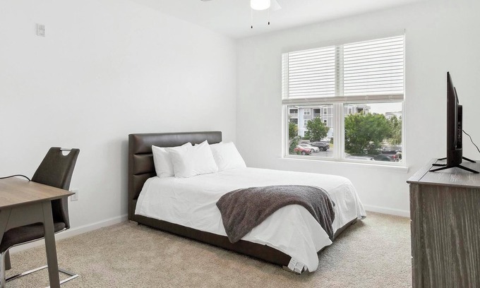Eden Apartment | Landing | Incredible 1BD, Gym, Yoga Studio