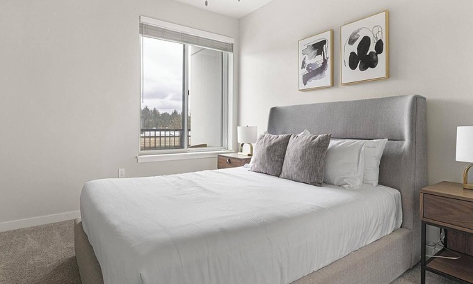 Portland Heights Apartment | Landing | Incredible 1BD, Gym