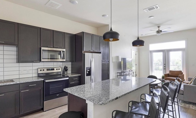 Fort Worth Apartment | Landing | Incredible 2BD, Courtyard, Gym