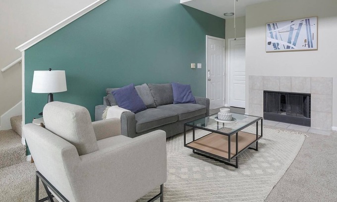 Briarforest Apartment | Landing | Incredible 2BD, Gym, Pool