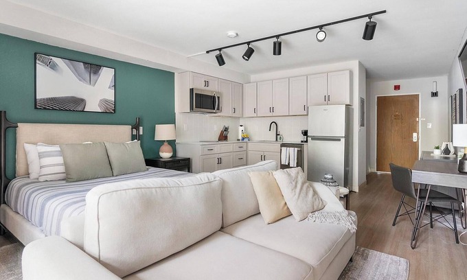 Northeast Raleigh Apartment | Landing | Incredible Studio, Gym, Pool