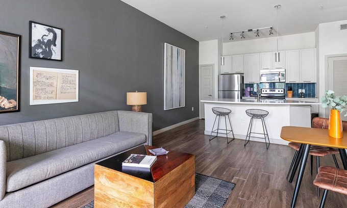 Downtown San Antonio Apartment | Landing | Incredible 1BD, Gym, Pool