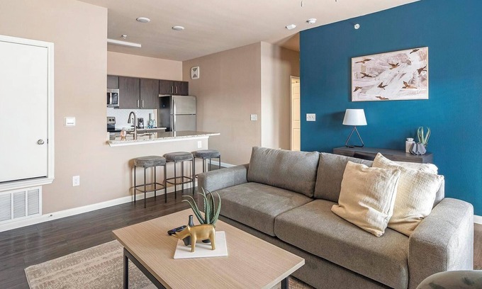New Braunfels Apartment | Landing | Modern 1BD, Pool, Gym