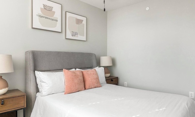 Central City Apartment | Landing | Modern 1BD, Gym