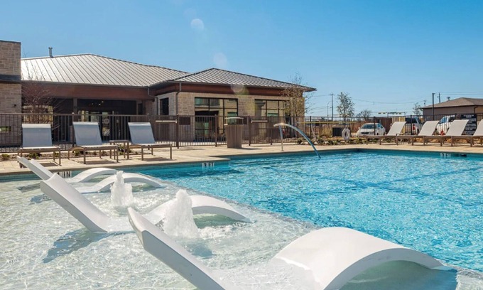 Austin Apartment | Landing | Modern 1BD, Gym, Pool